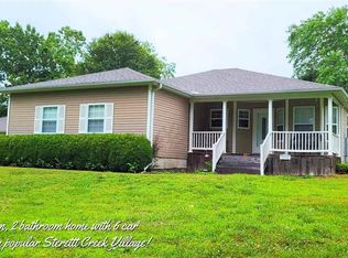 18313 Selwyn Dr, Warsaw, MO 65355