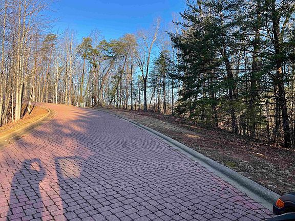 2nd image of 14 Riveria Dr #14