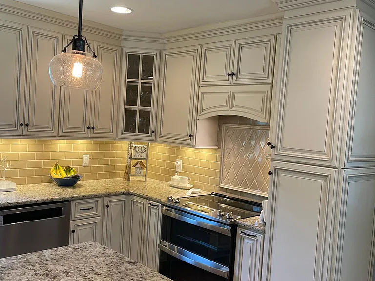 4050 Dresden Dr — Photo 8