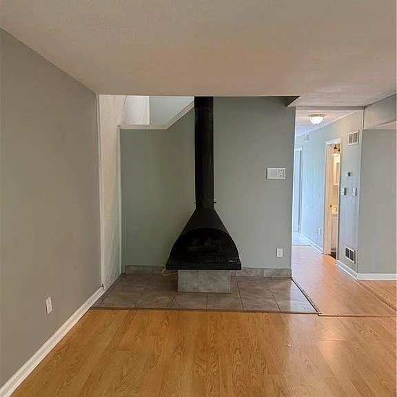 2638 Briarwood Dr SE — Photo 8