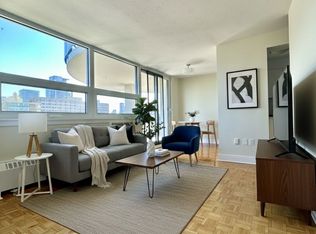 485 Huron St #806, Toronto, ON M5R 2R5