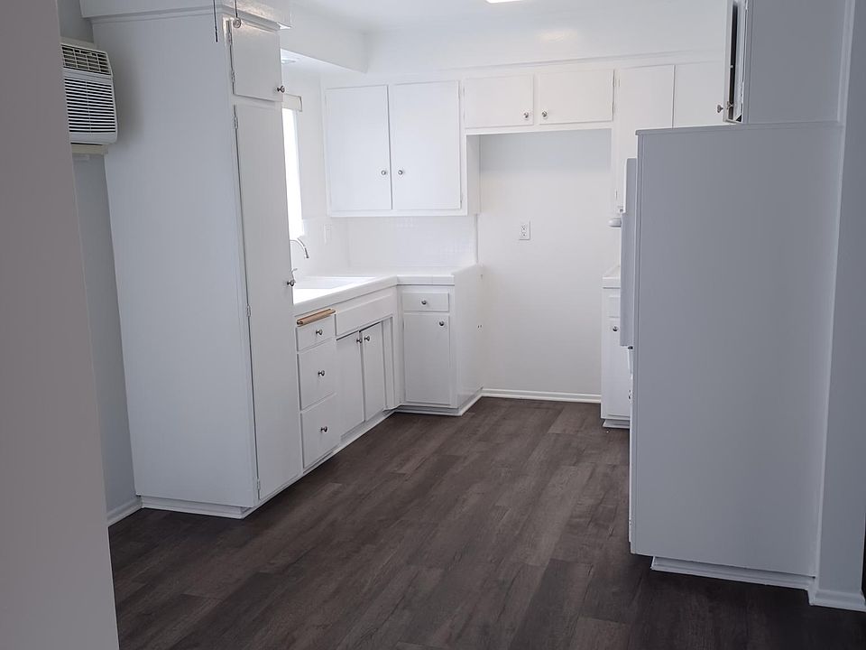 1st image of 4312 Colfax Ave APT 25