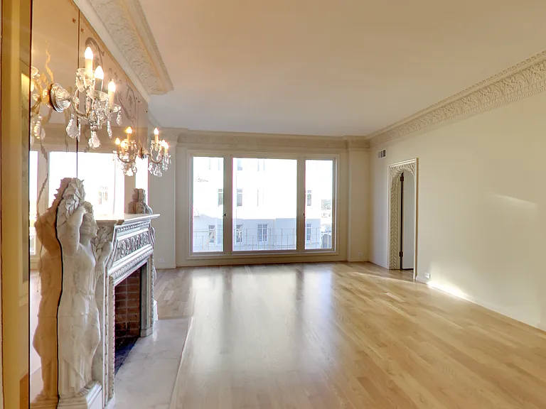 2090 Green Street (003r) — Photo 5