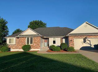 1622 Essex Dr, Warrensburg, MO 64093