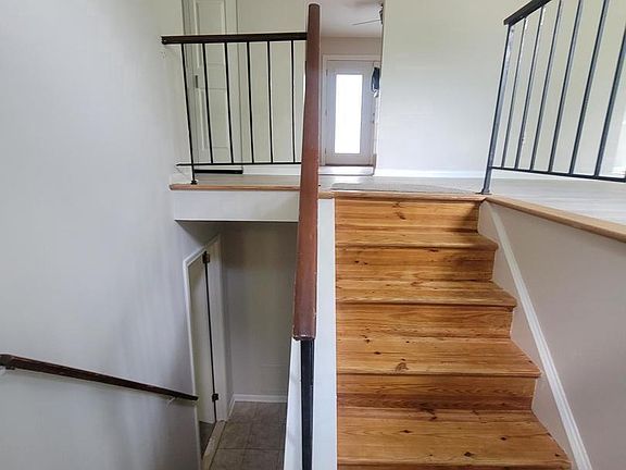2nd image of 8903 Blackbriar Ct
