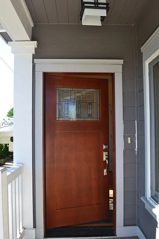 1904 N Proctor St — Photo 2
