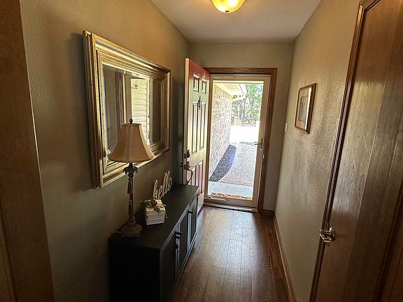 4th image of 46 Pine Burr Cir