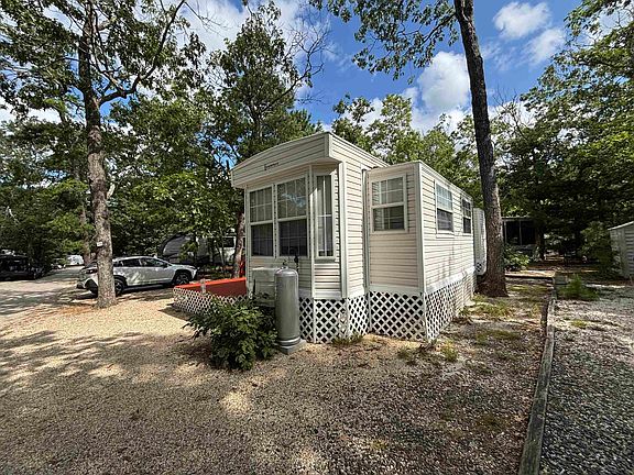 4th image of 60 Corson Tavern Rd