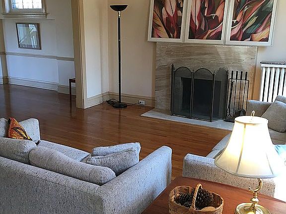 Living Room with fireplace