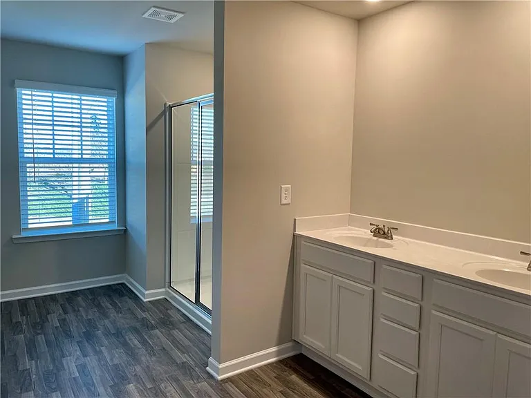 511 Ruths Dr — Photo 9
