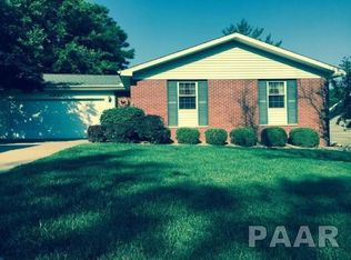 6821 N Michele Ln, Peoria, IL 61614