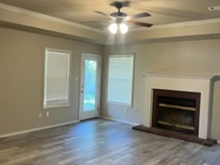 5713 Remington Way — Photo 4