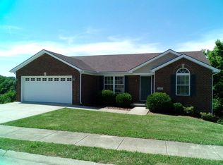 105 White Cliffs Ln, Frankfort, KY 40601