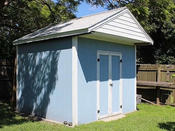 4th image of 3014 Arch Dr