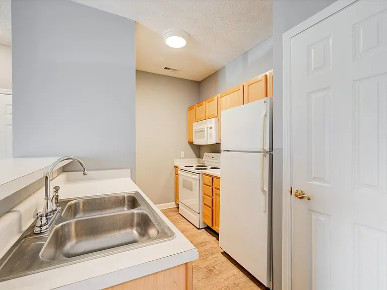 Cross Lake Apartments — Photo 19
