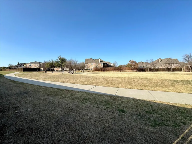 15172 Bardwell Ln — Photo 32