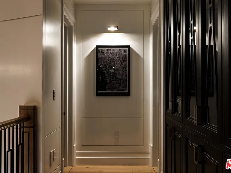 806 N Gardner St — Photo 45