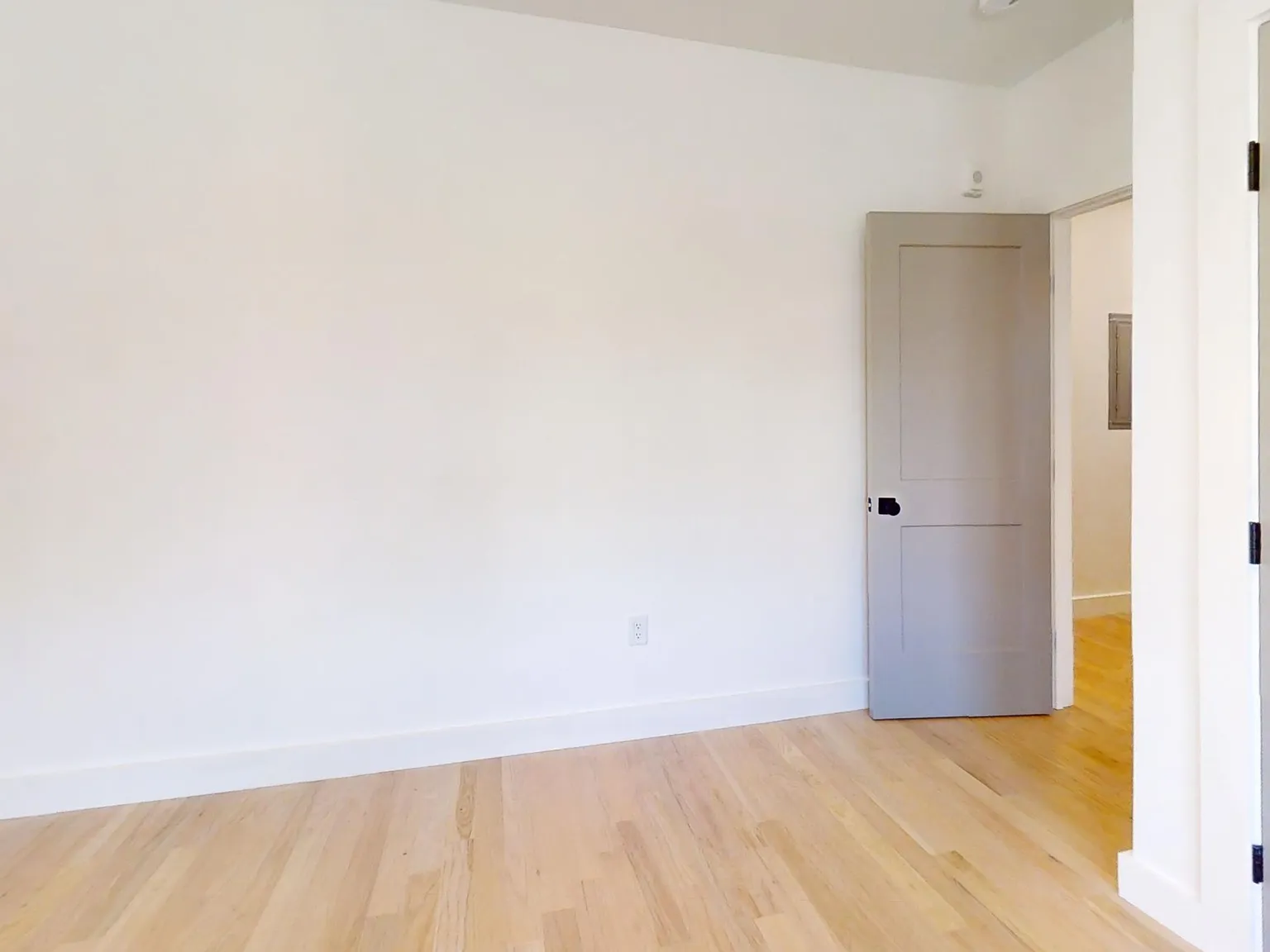 3 bed, 1015 sqft, $3,600 — Photo 4