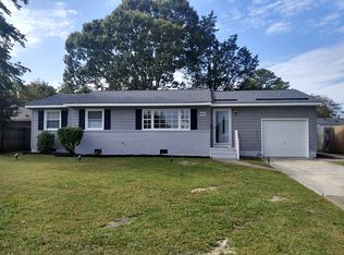909 Kings Arms Dr, Virginia Beach, VA 23452