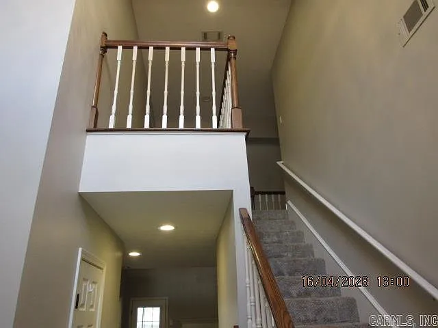 Building Photo - 100 Bedford Cir