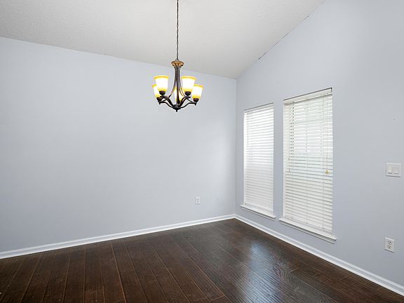 4th image of 3016 Southbank Cir