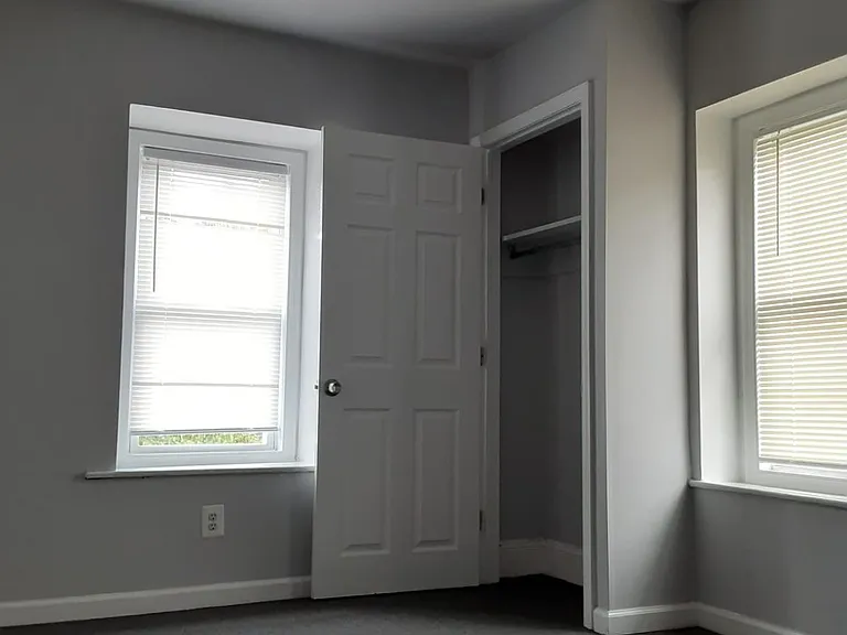 4927 Knox St #2 — Photo 19