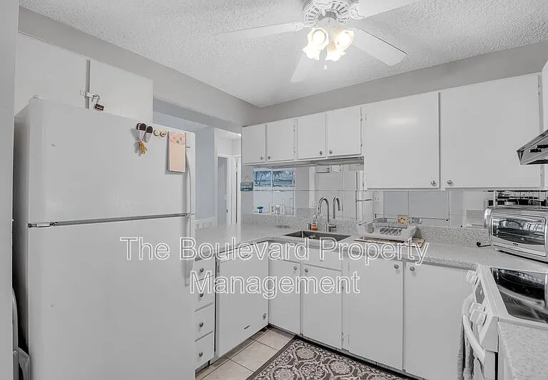 2575 Kuhio Ave #1001 — Photo 9