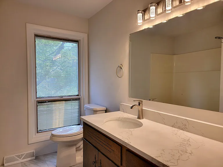 541 Cloverbrook Dr — Photo 15