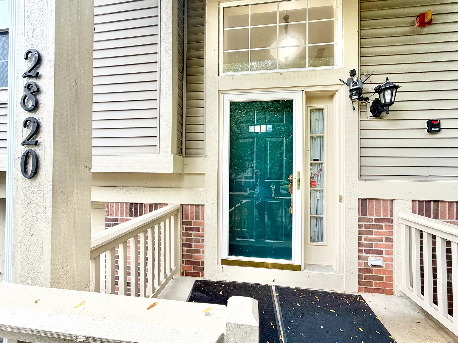 3 bed, 2430 sqft, $3,200 — Photo 4