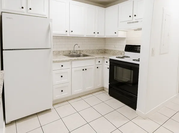 1151 NE 17th Ct, 1151 NE 17th Ct APT 27, Fort Lauderdale, FL 33305
