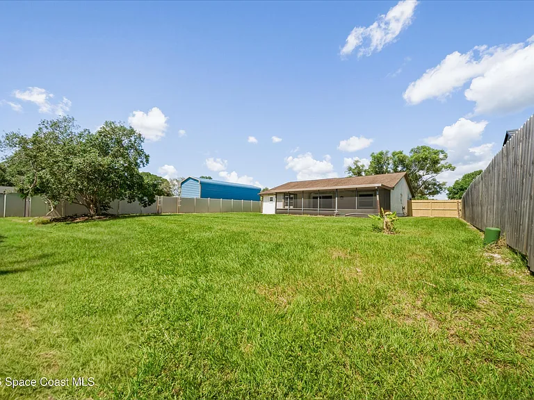 2224 Westminster Dr — Photo 27