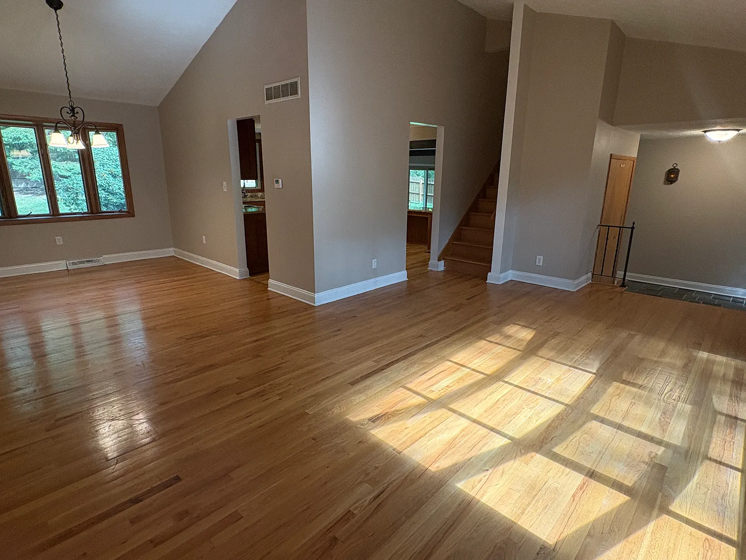 3 bed, 1744 sqft, $2,600 — Photo 2