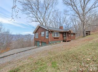 415 Treetop Ln, Waynesville, NC 28785