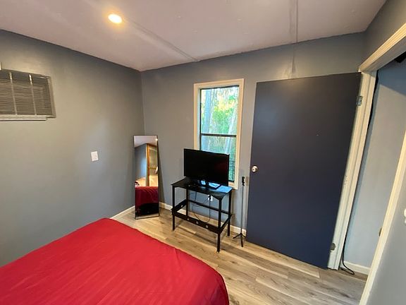 4th image of 5008 29th St E #1
