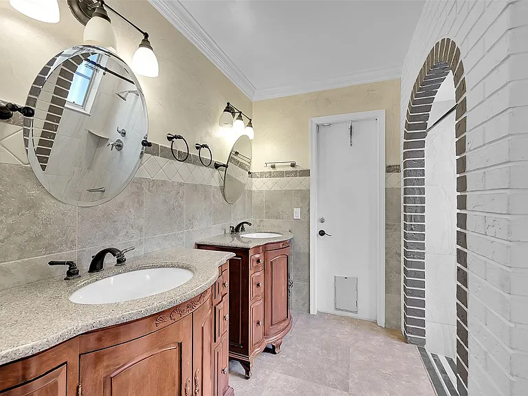 1361 SW 26th Ave — Photo 31