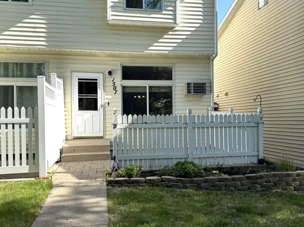 1507 34 1/2 Ave S, Fargo, ND 58104