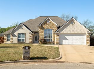 810 Cottonwood Ct, Stephenville, TX 76401