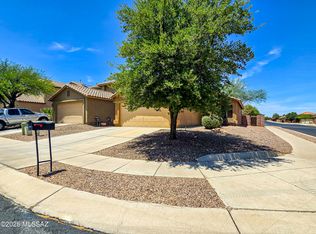 744 W Cholla Crest Dr, Green Valley, AZ 85614