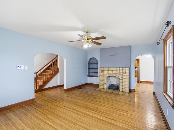 5th image of 16093 Maple St