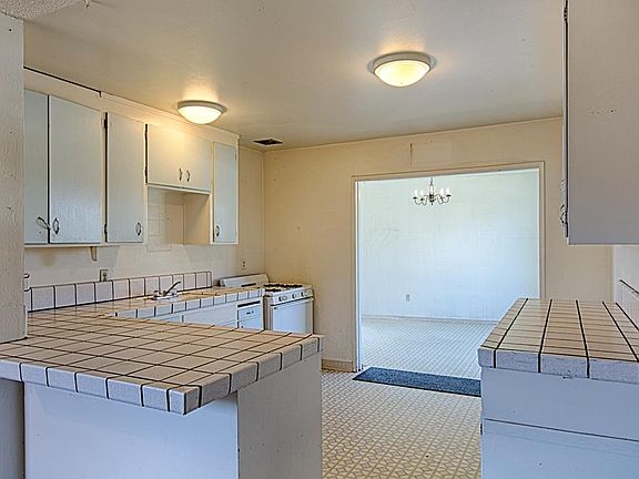 5th image of 120 Lennox St