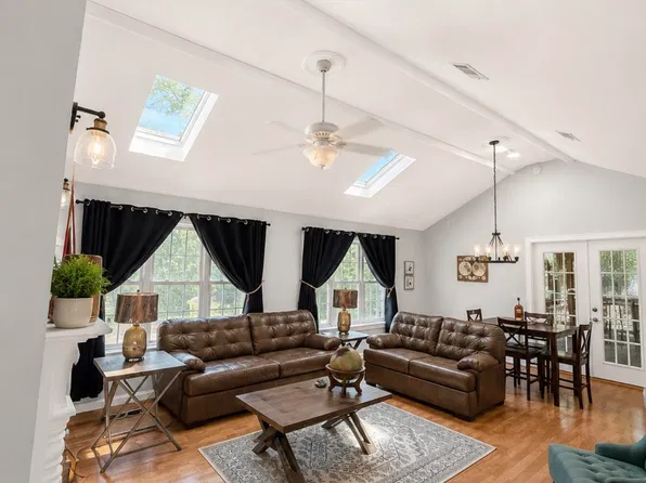 2903 Hunter Rd, Thaxton, MS 38871
