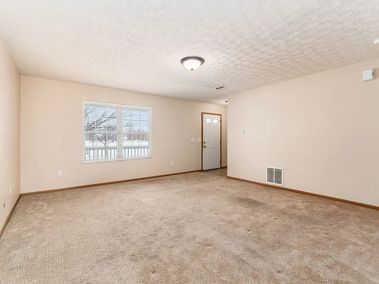135 Saratoga St — Photo 9