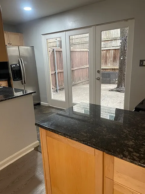 2 bed, 1.5 bath, 1000 sqft, $1,995 — Photo 3