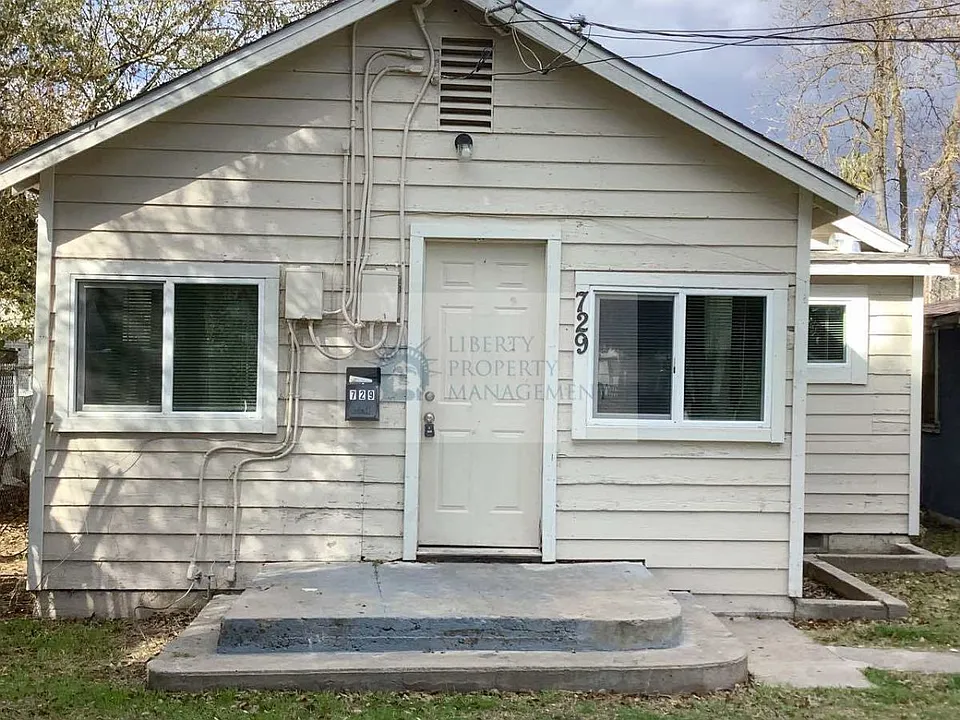 729 E Yosemite Ave