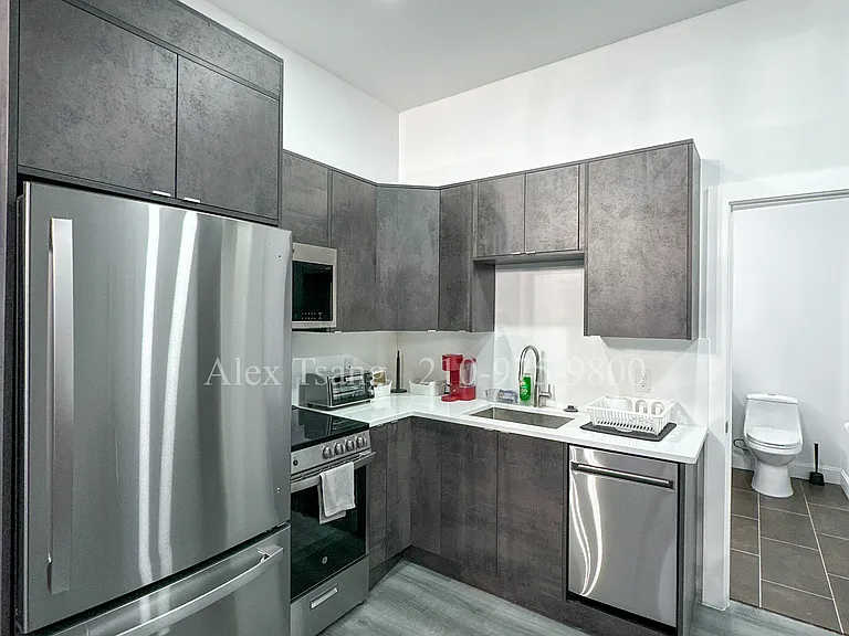 316 Toledo St #102 — Photo 4