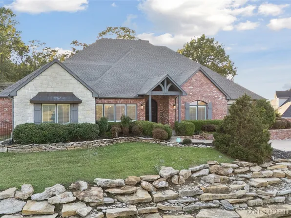 324 E 44th St, Sand Springs, OK 74063