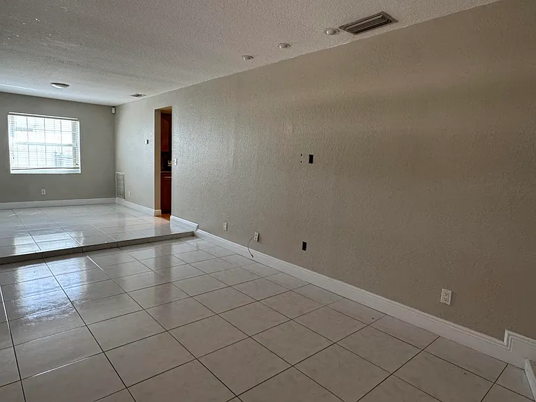 2180 NW 93rd Ave — Photo 14