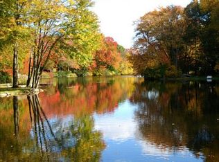 21 Rakoczy Ave, Fairfield, CT 06824