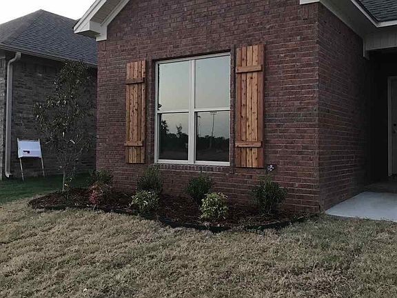 3rd image of 16 Joel Ln