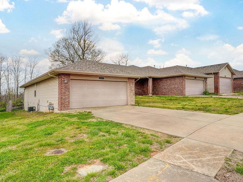 2nd image of 3921-3923 Timbercreek Avenue
